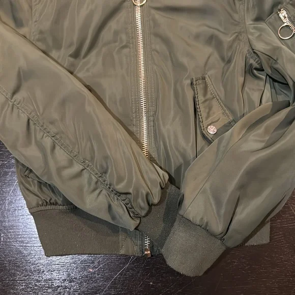 H&M bomber jacket - Picture 2 of 5